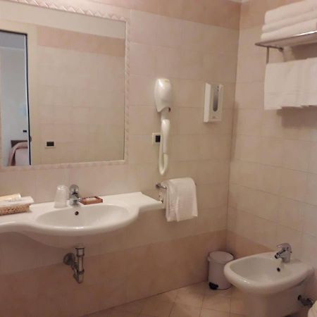 Albergo Ristorante Campanile Azzurro Villafranca Padovana エクステリア 写真