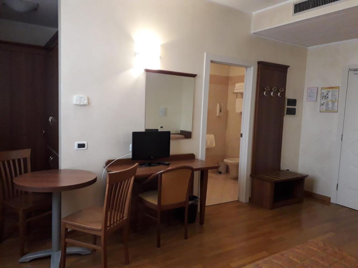 Albergo Ristorante Campanile Azzurro Villafranca Padovana エクステリア 写真